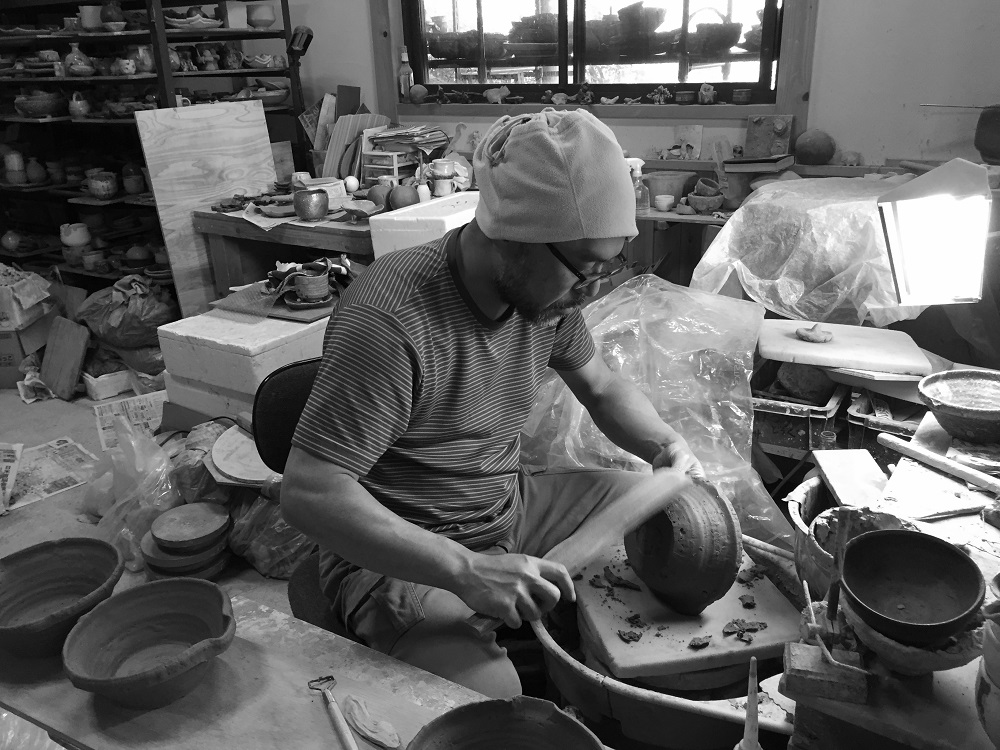 迫 能弘 ‐苔むした石のように‐ | 「奇跡の土－信楽焼をめぐる三つの